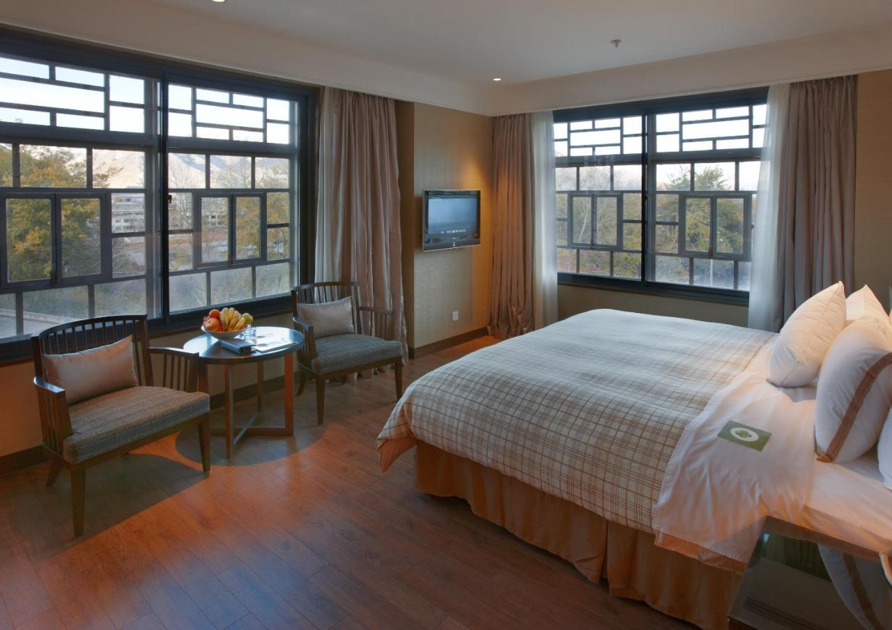 Four Points By Sheraton Лхаса Екстериор снимка